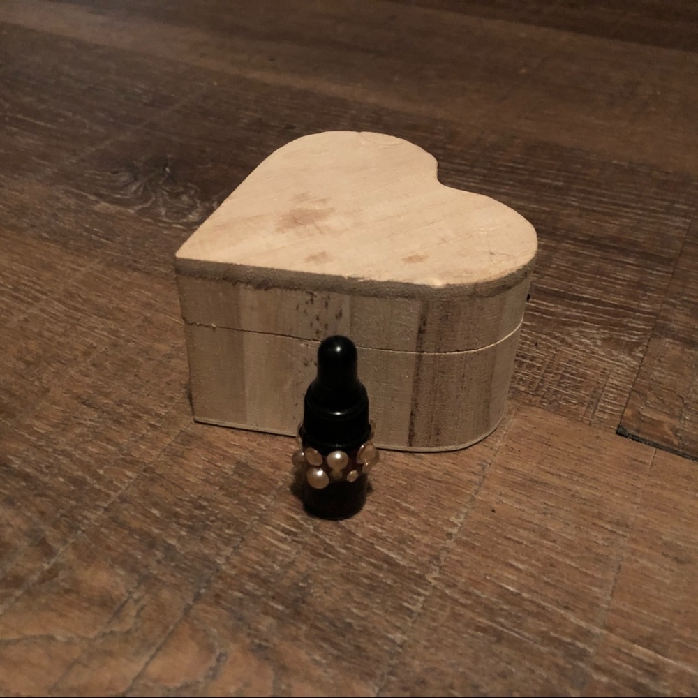 Stimulating Stress Relief Essential Oil Blend - Picture 4 of 13